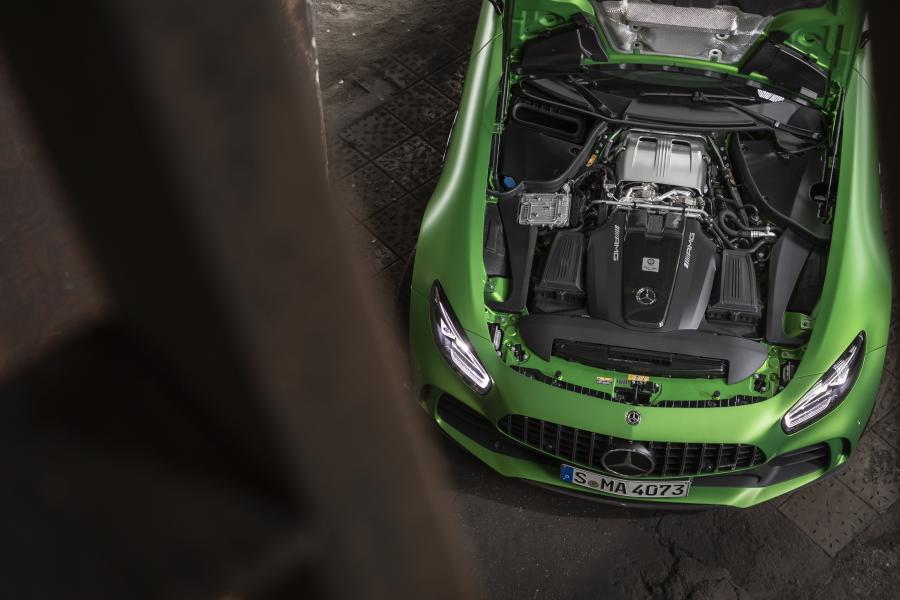 Моторный отсек Mercedes-AMG GT R (C190) 2019 года  (WW) (фото 31 из 45)